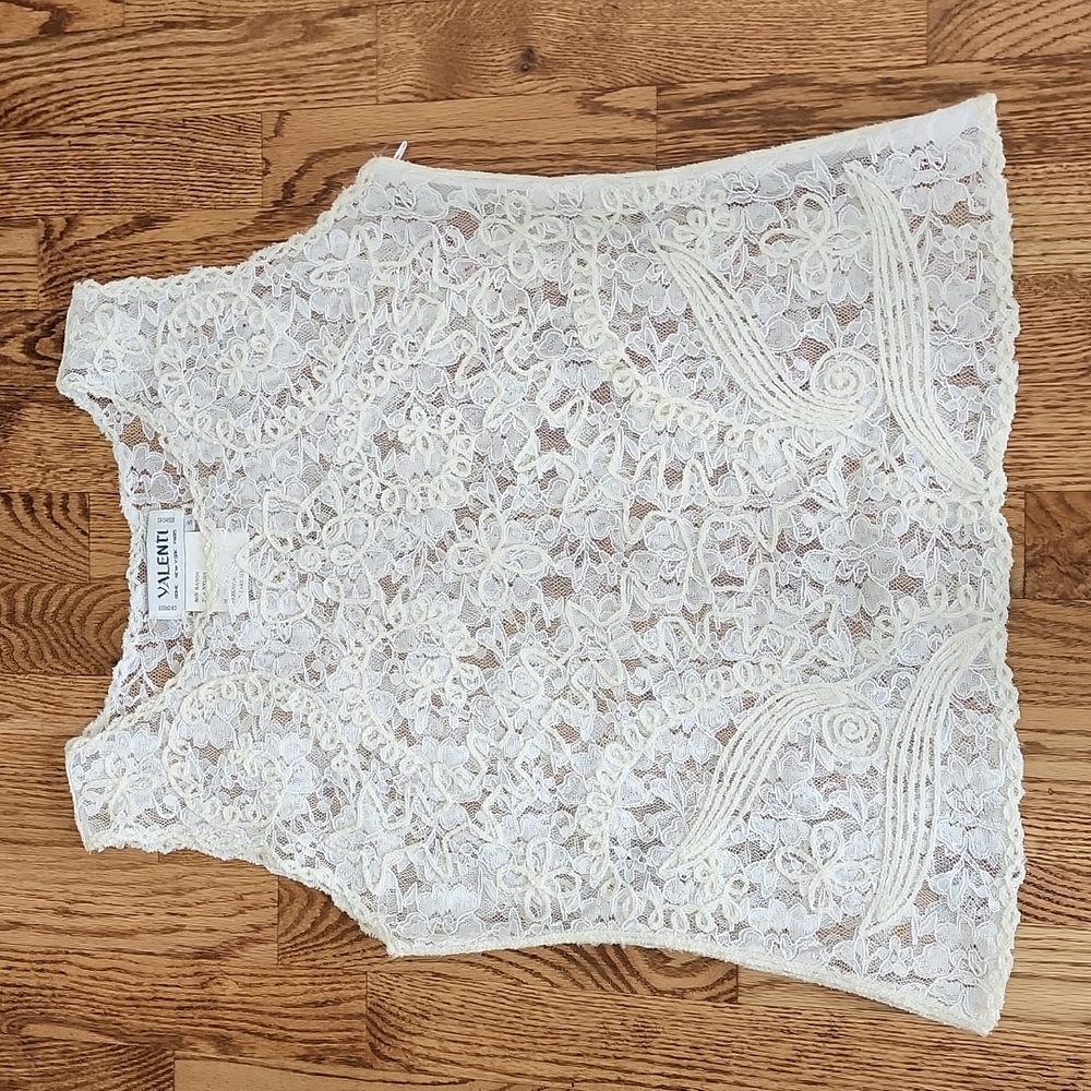 (S) Valenti Vintage Lace Tank Top Irradescent Threading Detail Sheer Metallic